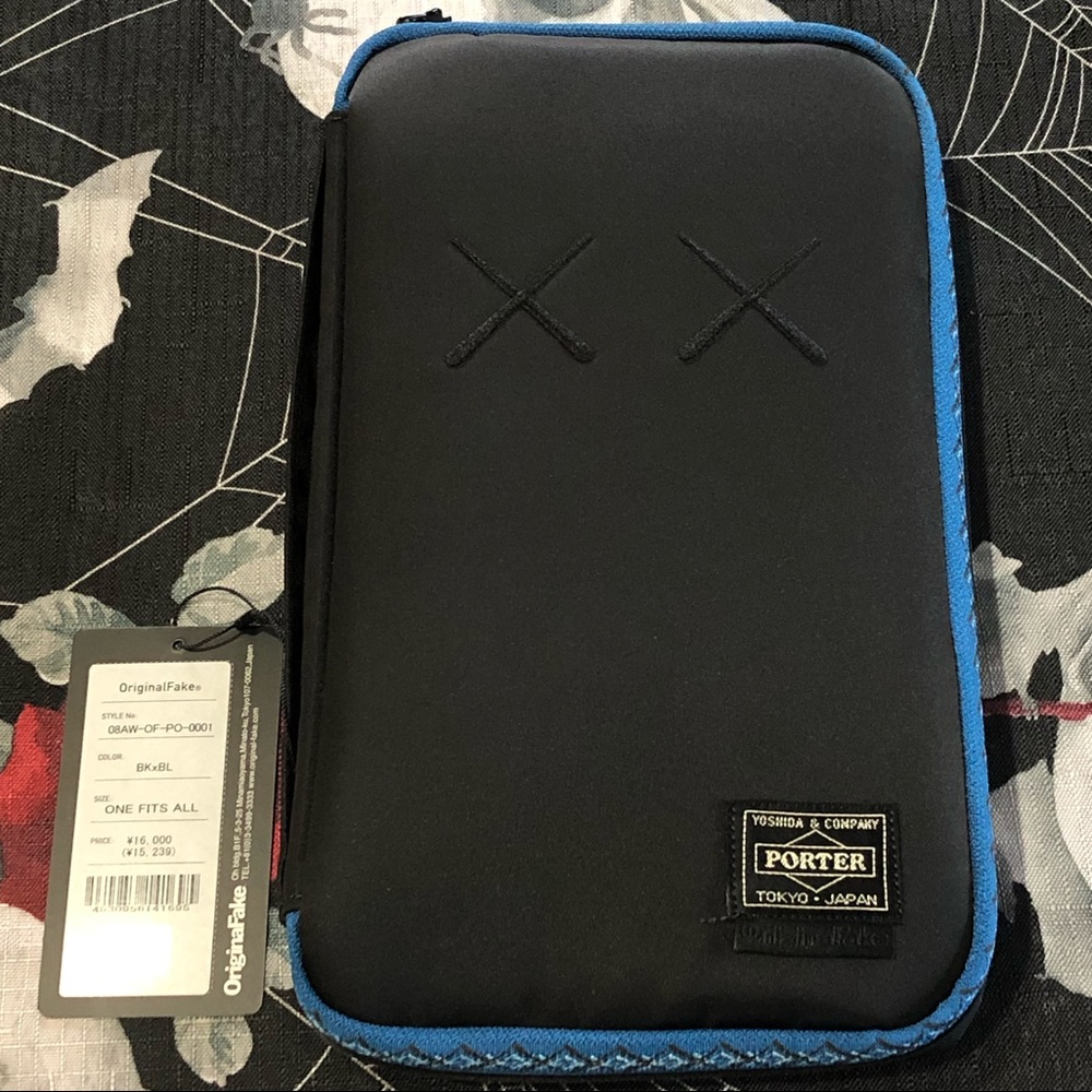 NWT 2008 KAWS ORIGINALFAKE x PORTER PASSPORT BLUE/BLACK ZIP BOOK EXTREMELY RARE